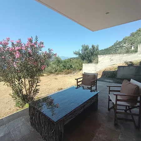 Villa Danae, Skorponeria Evoia