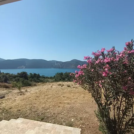 Villa Danae, Skorponeria Evoia