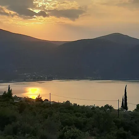 Danae, Skorponeria Evoia Villa *